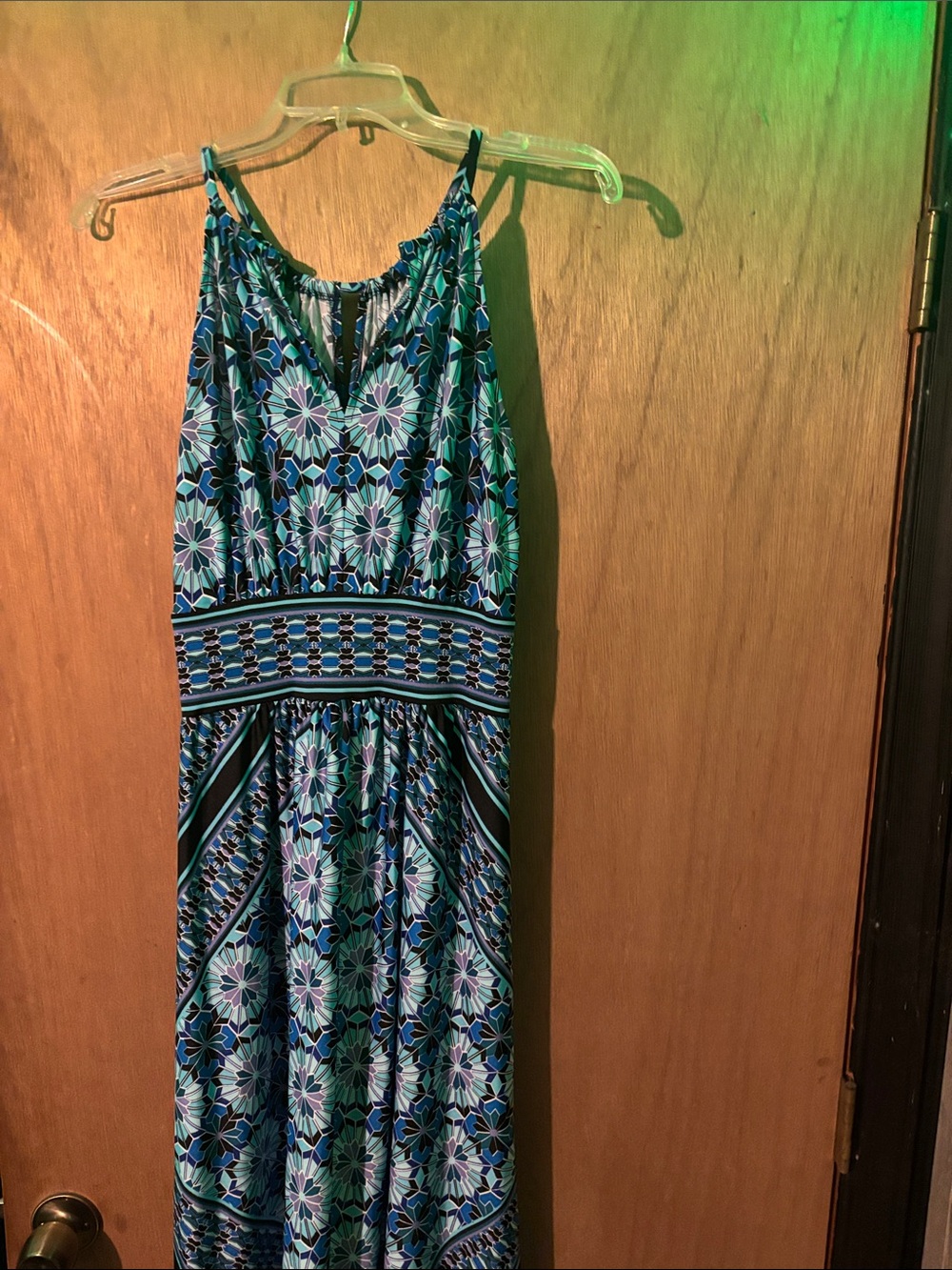 Sleeveless Blue Floral Maxi Dress with Defined Waist
